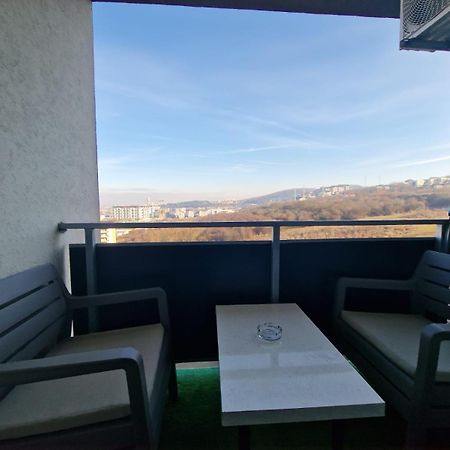Gray Apartment Nearby Amethyst & Vivo Mall Floreşti 外观 照片