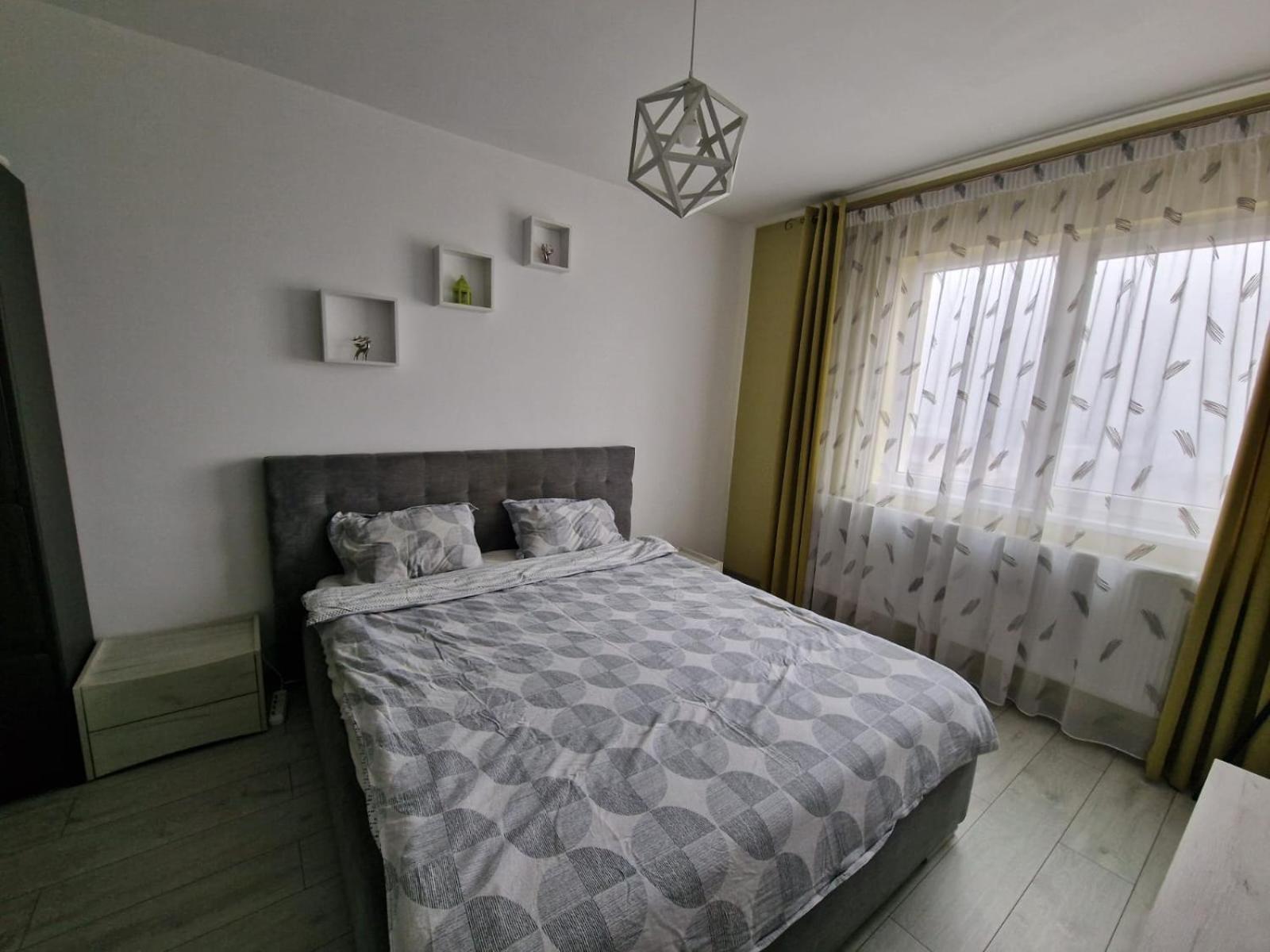 Gray Apartment Nearby Amethyst & Vivo Mall Floreşti 外观 照片
